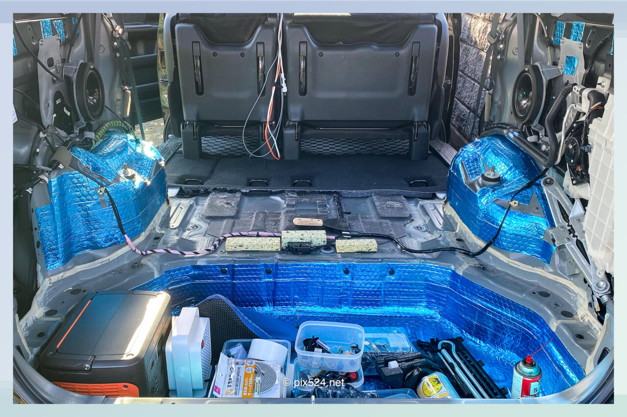 RK5車中泊仕様にカスタマイズ-フロア編：3列シートを撤去して構造変更！