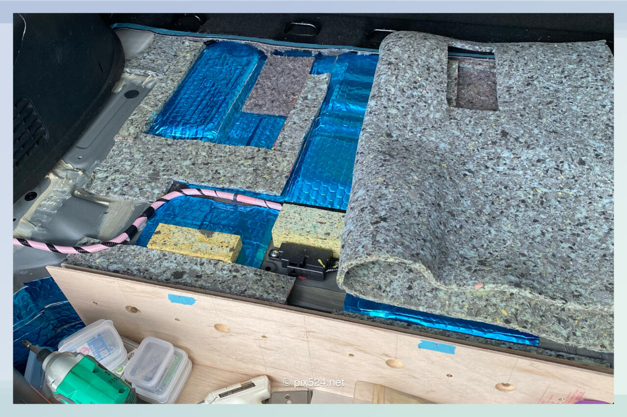 RK5車中泊仕様にカスタマイズ-フロア編：3列シートを撤去して構造変更！